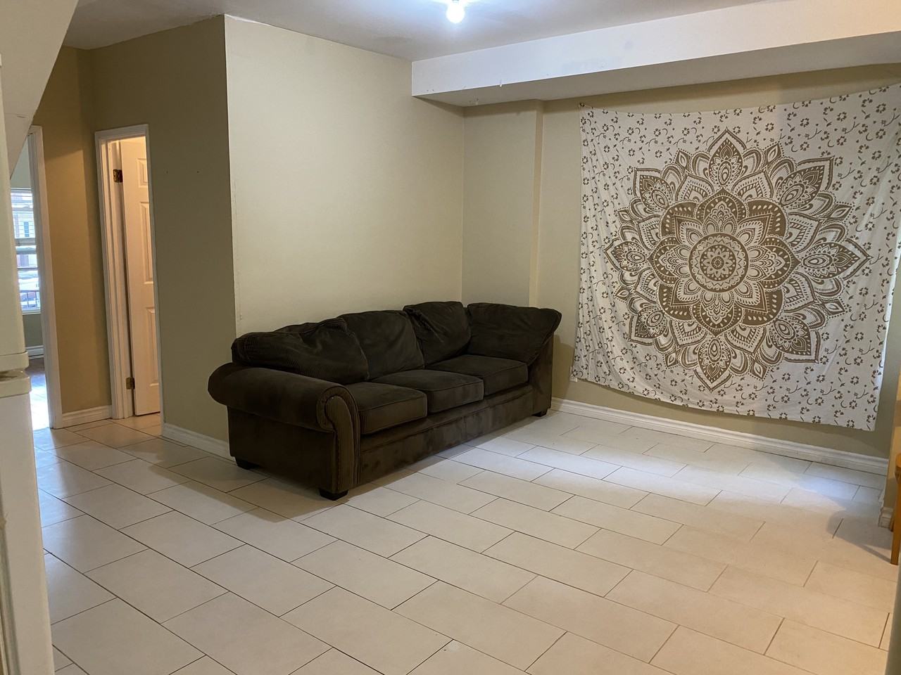 Beverley St & College St - Photo 6 of 8