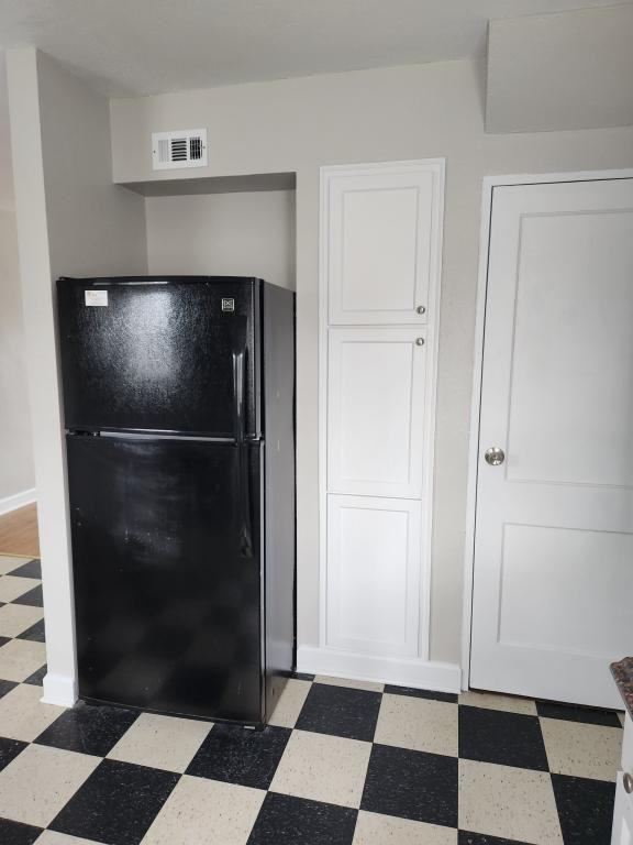 409 Graham St - Photo 6 of 22