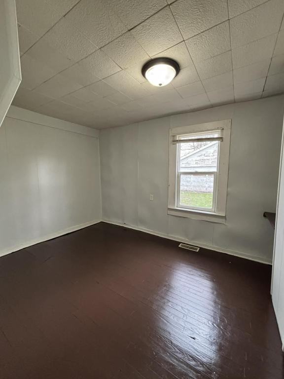 215 S Scott St - Photo 3 of 4