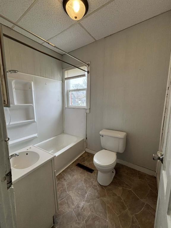 215 S Scott St - Photo 4 of 4