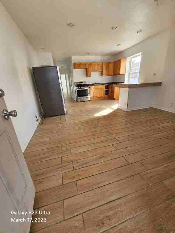 116 10th St - Photo 4 of 7