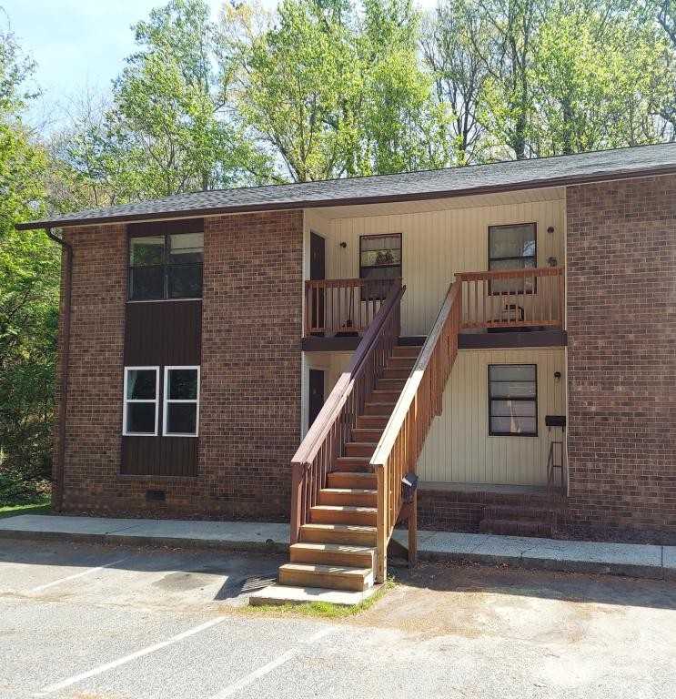 427 S Main St - Photo 2 of 9