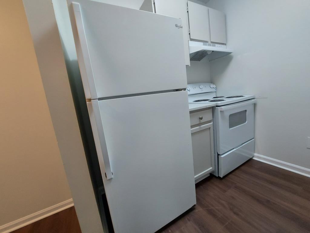 427 S Main St - Photo 3 of 9