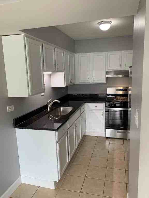 10425 Natoma Ave - Photo 2 of 15