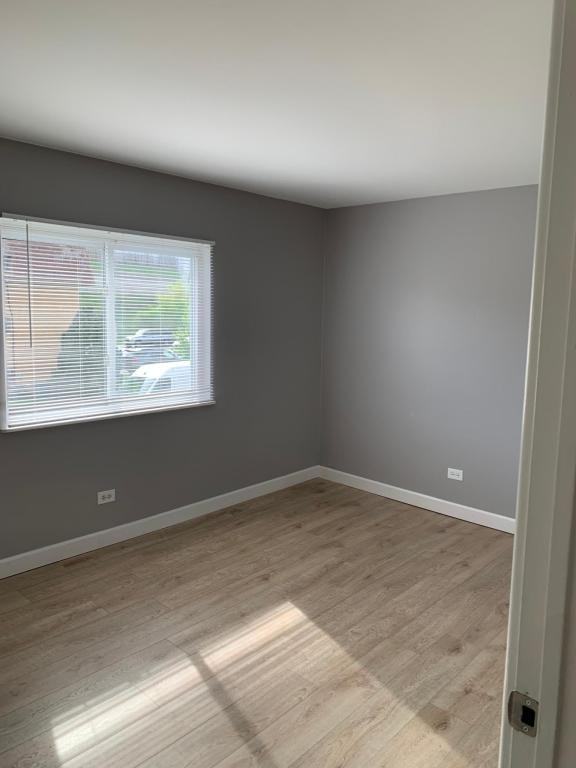 10425 Natoma Ave - Photo 7 of 15