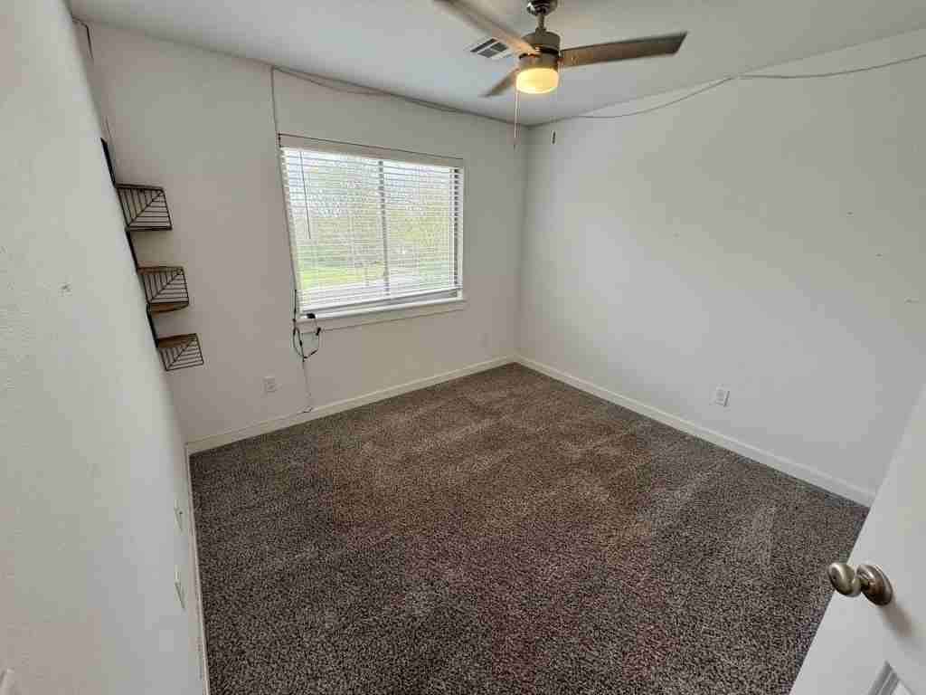 628 N College St - Photo 7 of 15