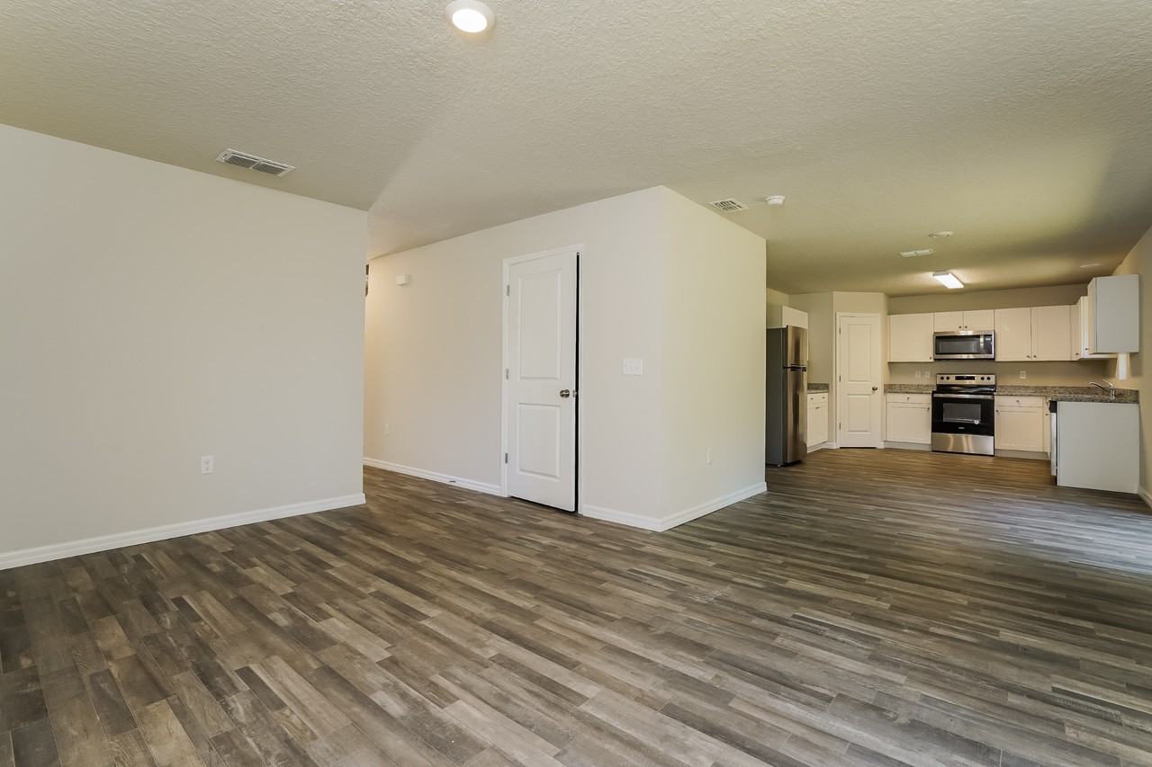 2951 W Juliet Pl - Photo 6 of 16