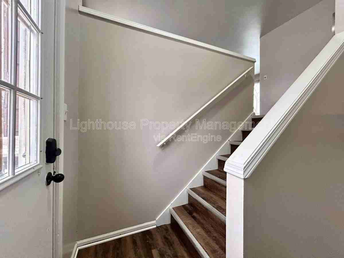 607 Clayton Ave Nw - Photo 3 of 10