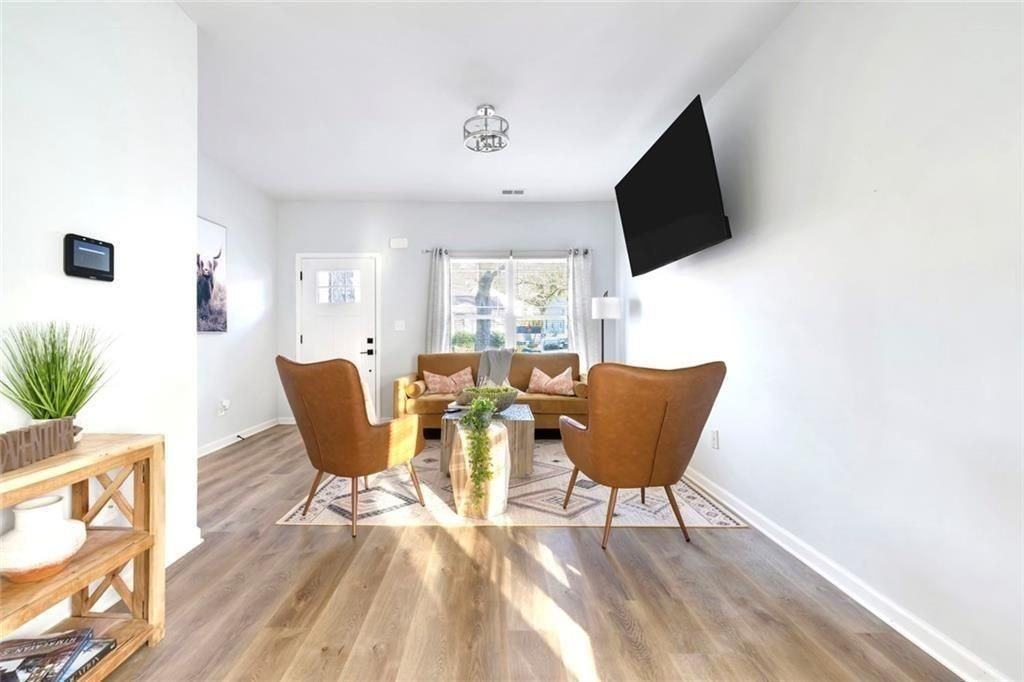 56 Holly Rd Nw - Photo 4 of 35