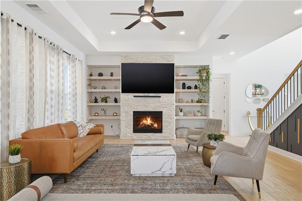415 Oakleigh Ave - Photo 3 of 50