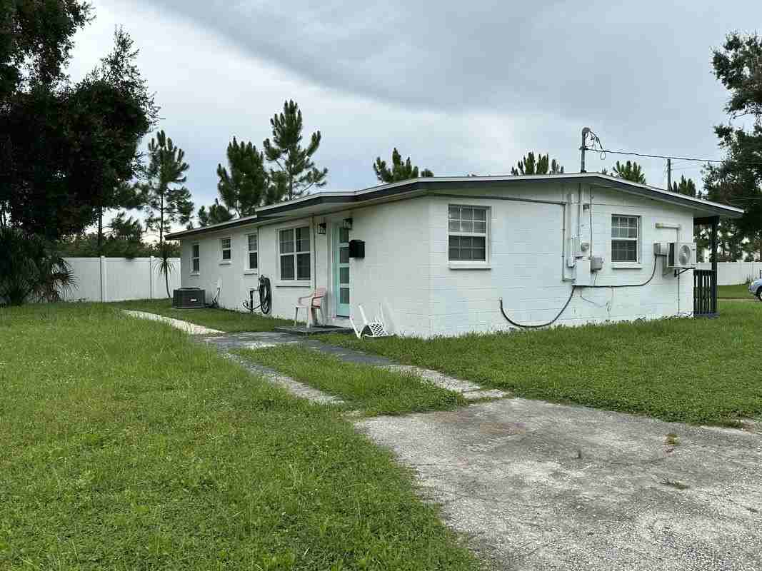 4719 S 88th St - Photo 2 of 8