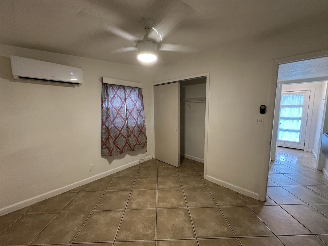 4719 S 88th St - Photo 3 of 8