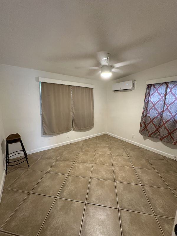 4719 S 88th St - Photo 4 of 8