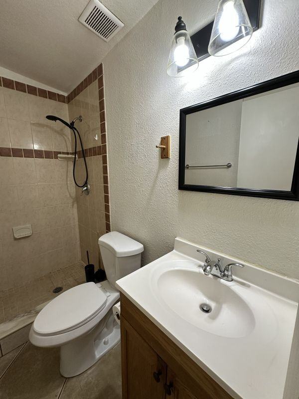 4719 S 88th St - Photo 6 of 8