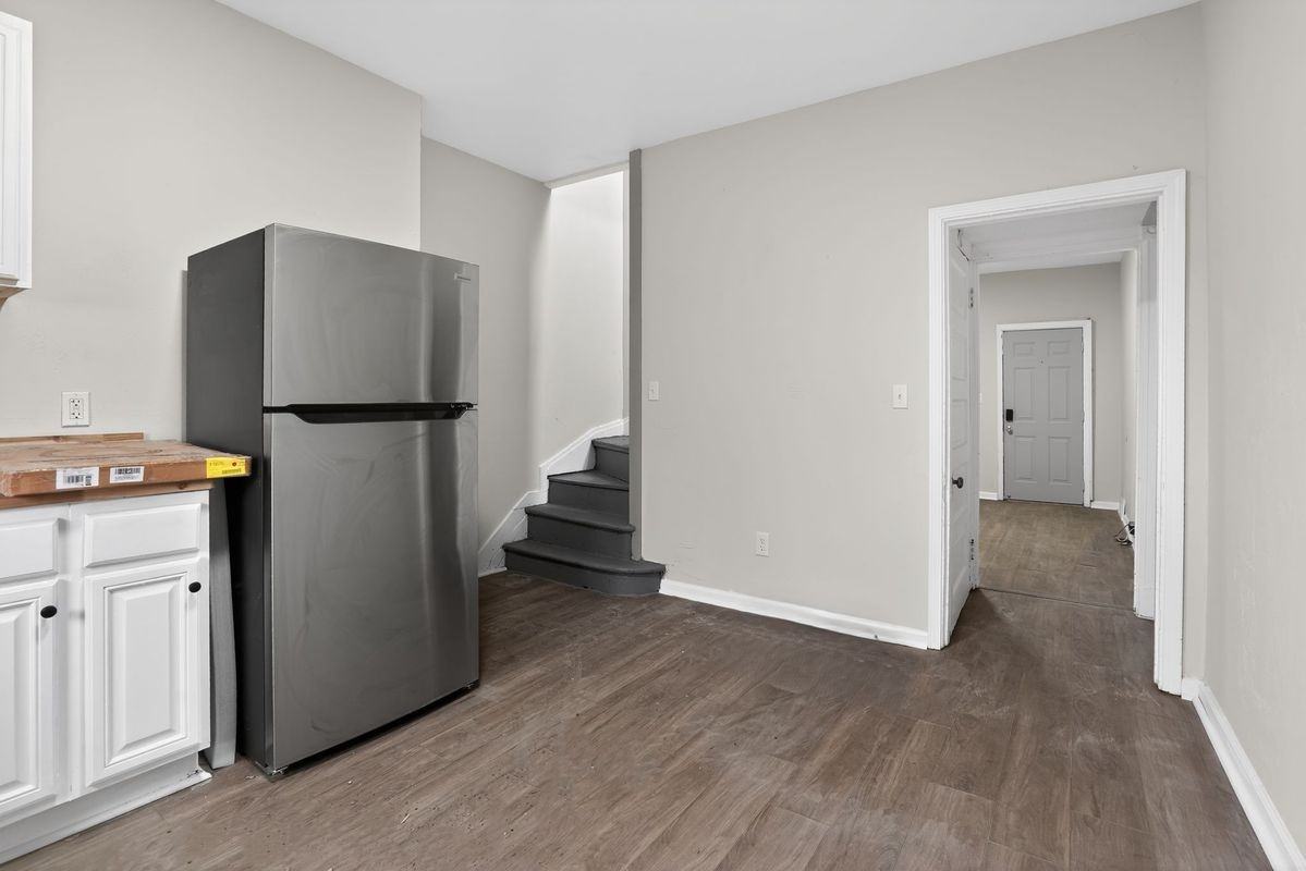 553 Norman St - Photo 5 of 20