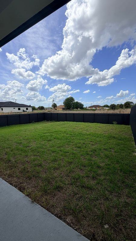 1118 Capetown Ave - Photo 2 of 10