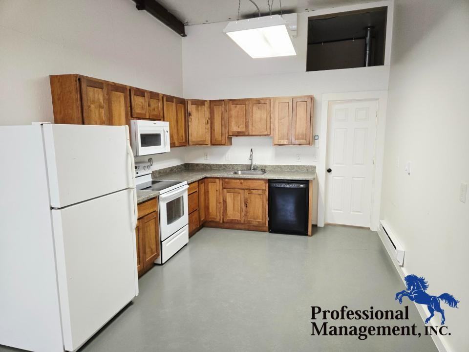 111 1/2 N 19th St #B - Photo 2 of 5