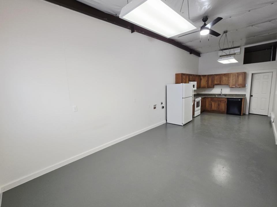 111 1/2 N 19th St #B - Photo 5 of 5