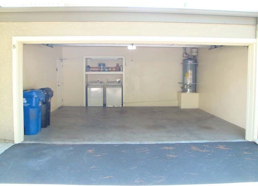 15790 Midwood Dr - Photo 2 of 37