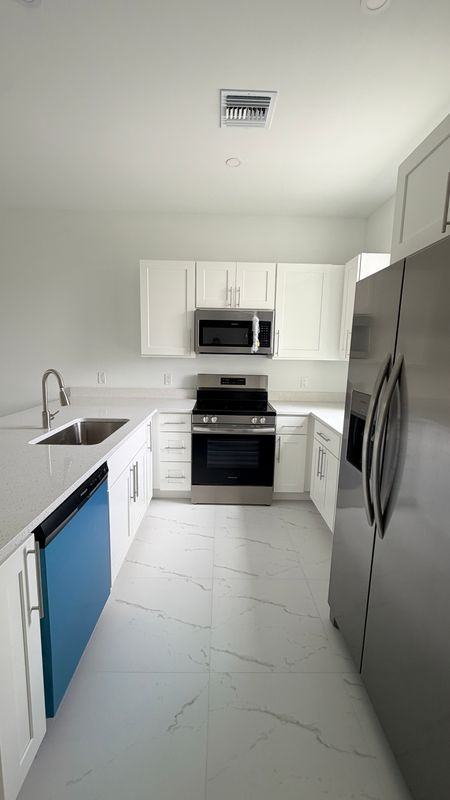 1103 Dean St - Photo 3 of 12