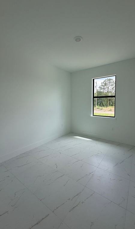 1105 Dean St - Photo 4 of 11