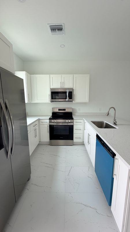 1105 Dean St - Photo 6 of 11