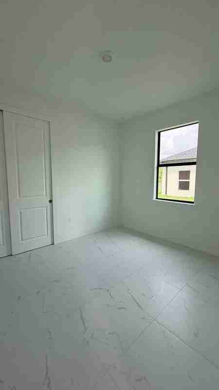 1105 Dean St - Photo 7 of 11