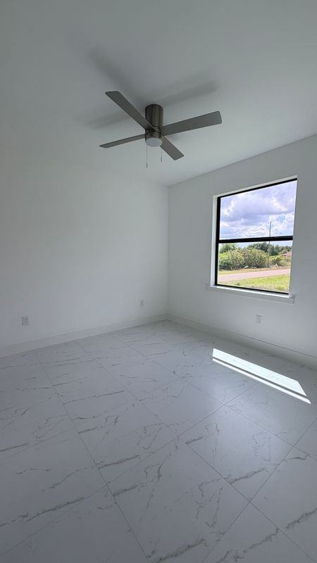 498 Loretta Ave S - Photo 5 of 11