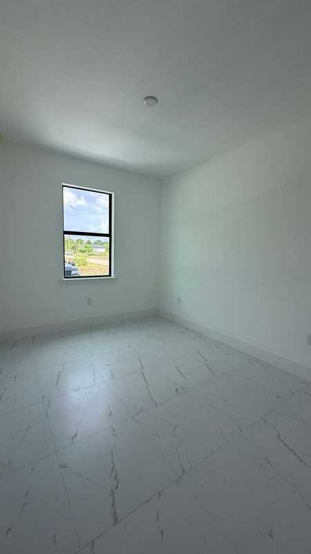 498 Loretta Ave S - Photo 6 of 11