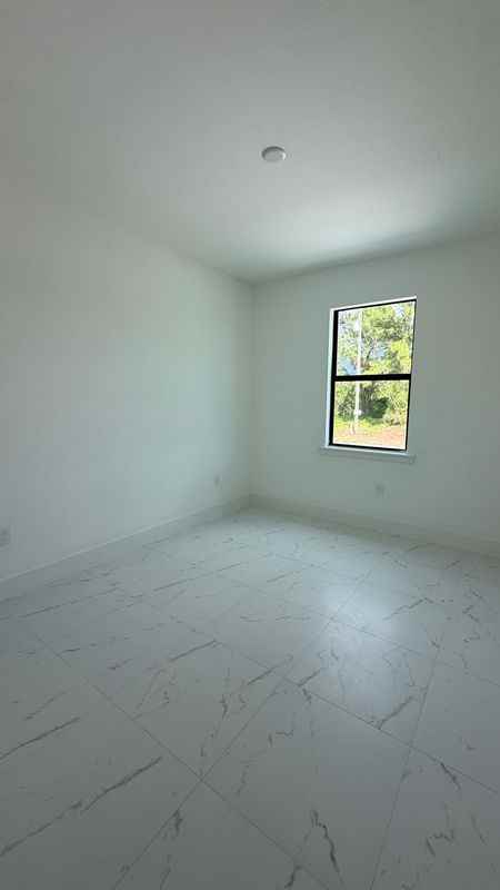 496 Loretta Ave S - Photo 7 of 12