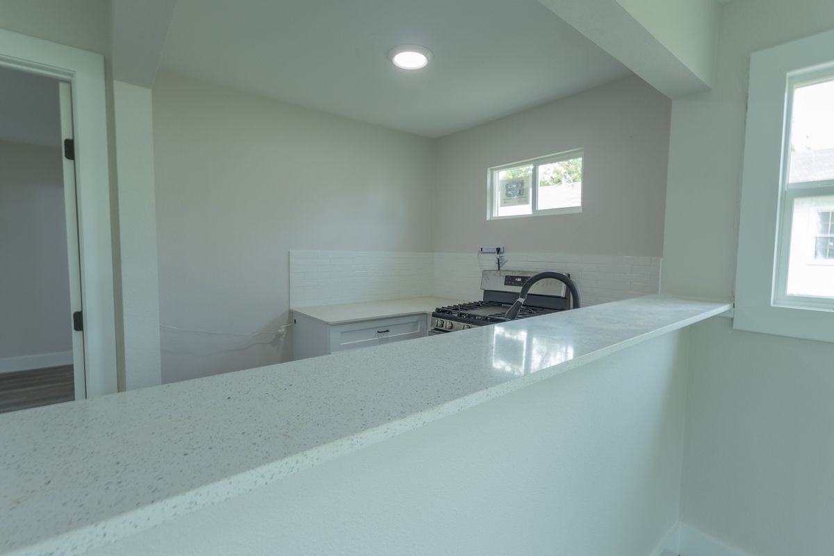 1714 Ethel Ave - Photo 3 of 10