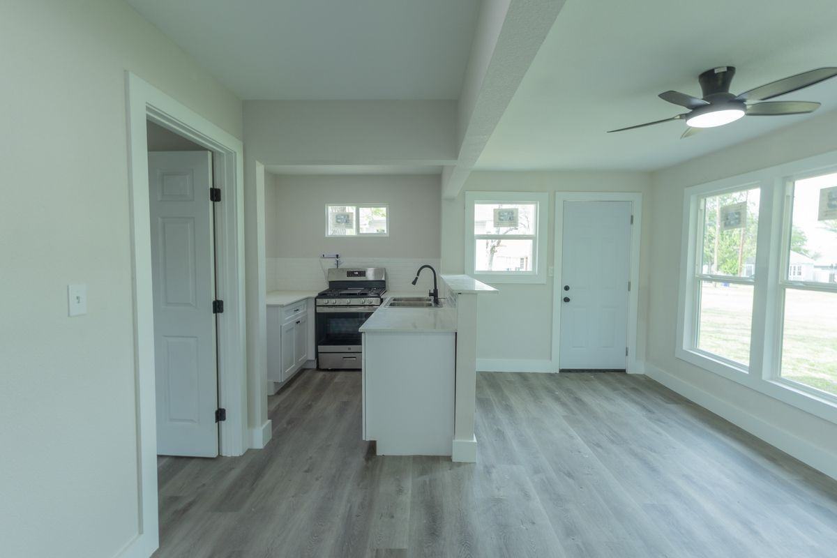1714 Ethel Ave - Photo 4 of 10