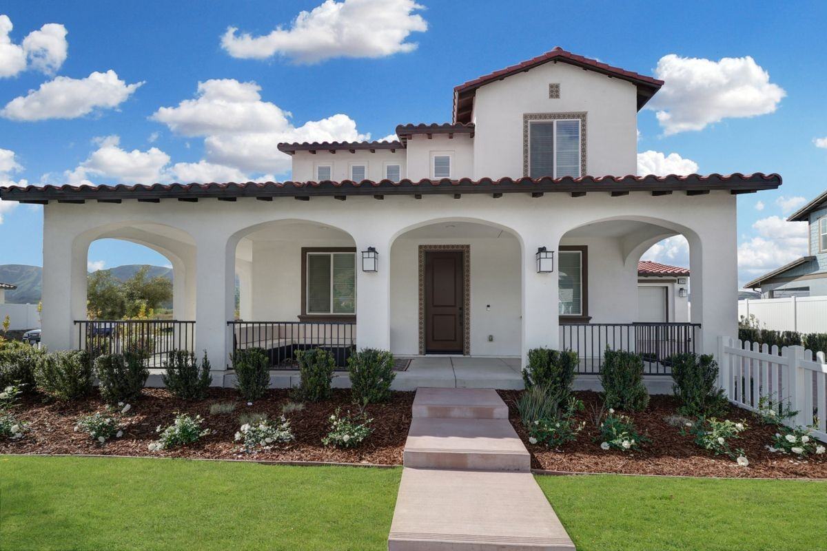 296 Wisteria St - Photo 3 of 40