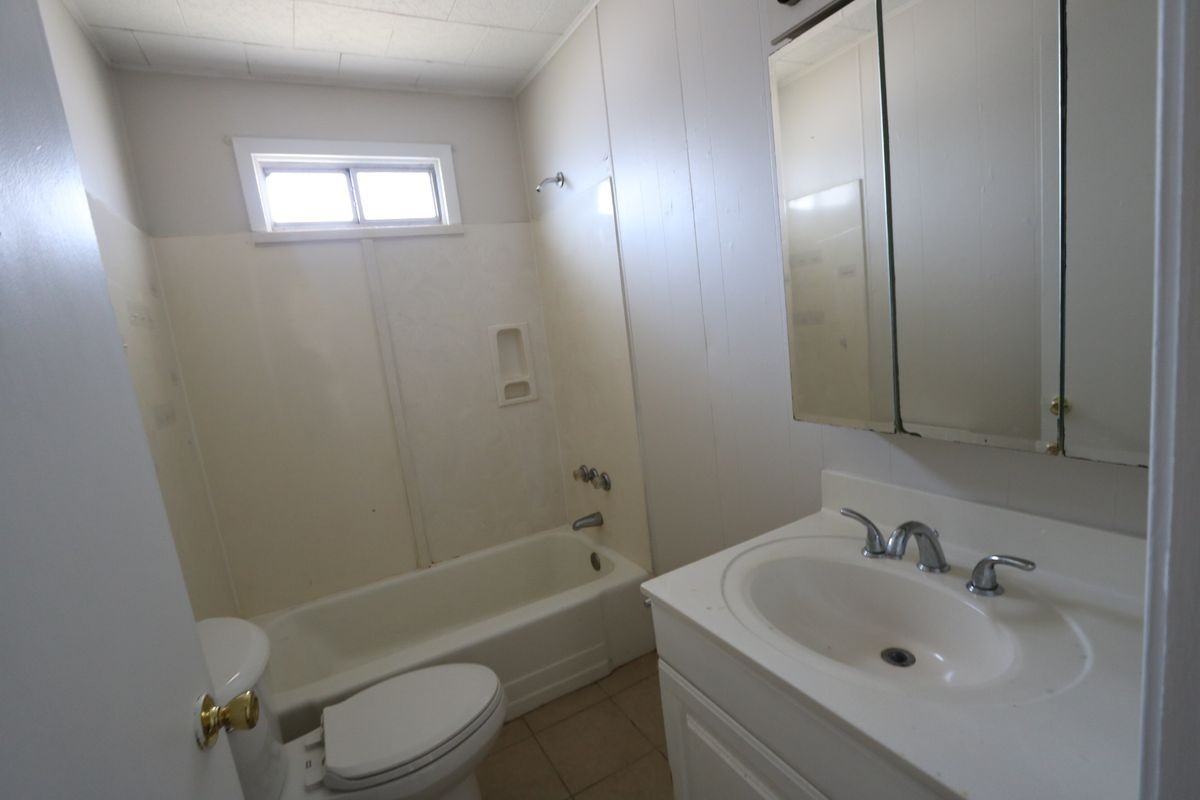 10521 Alan St - Photo 6 of 7