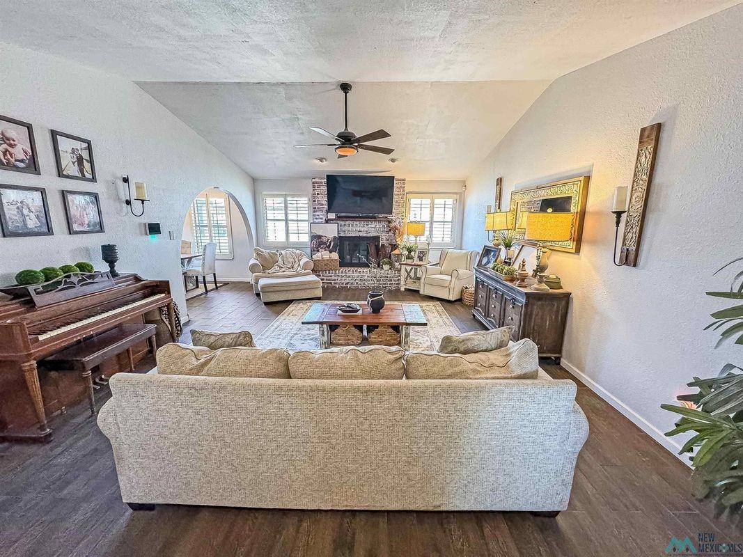 1210 W Pueblo Ave - Photo 3 of 15