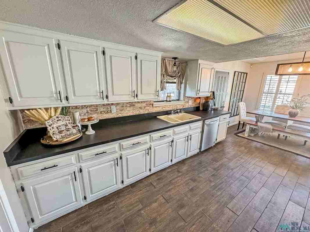 1210 W Pueblo Ave - Photo 5 of 15