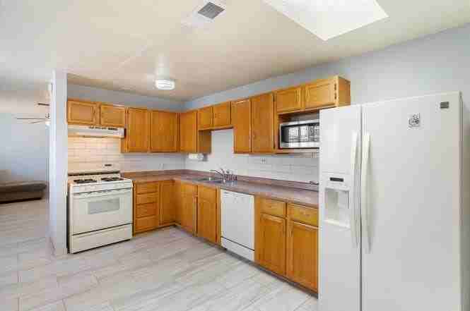 1512 Spence Ave Se - Photo 6 of 14