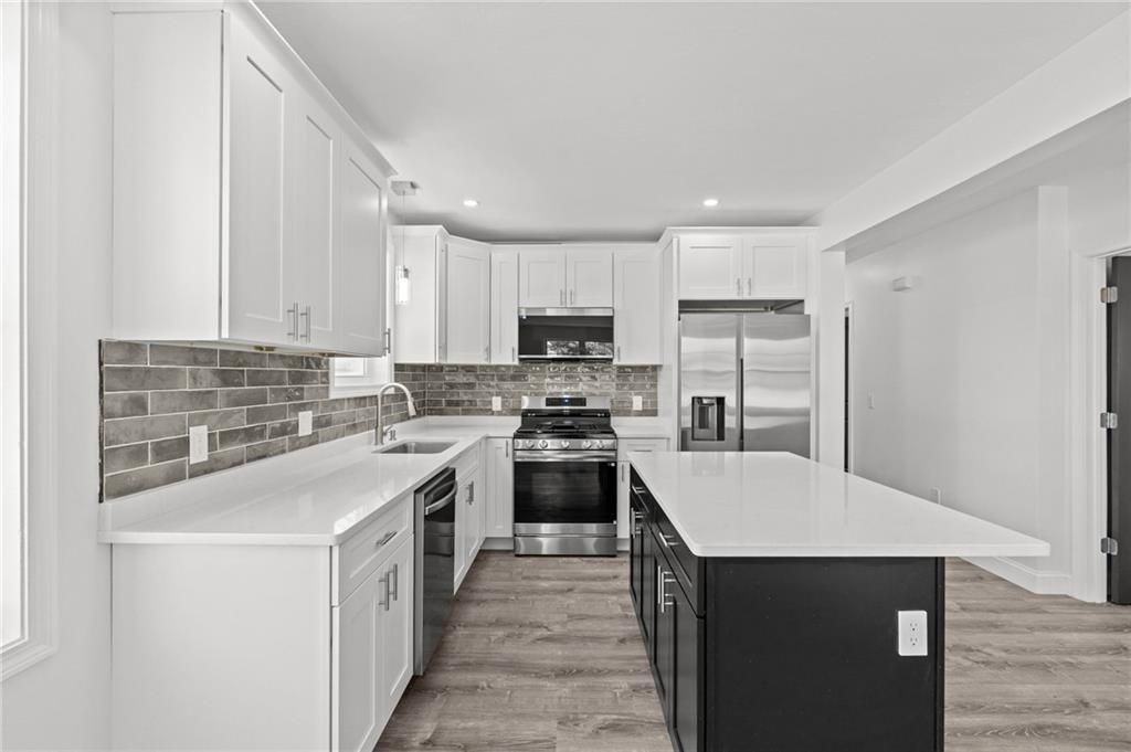 29 Stansbury St ##2 - Photo 3 of 11