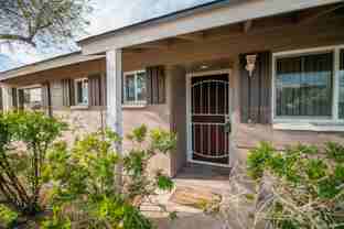 7014 E Holly St - Photo 1 of 1