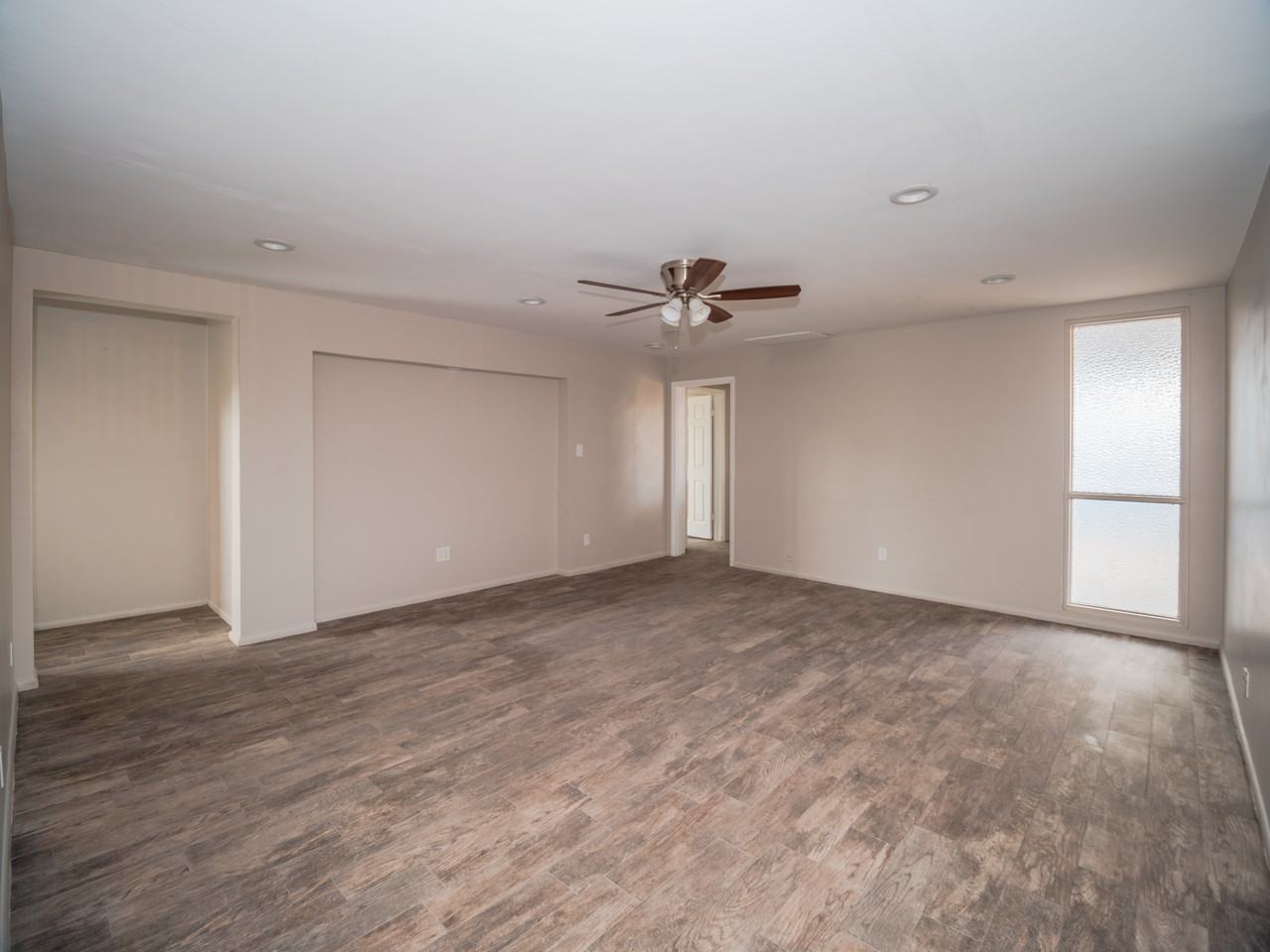 7014 E Holly St - Photo 3 of 16