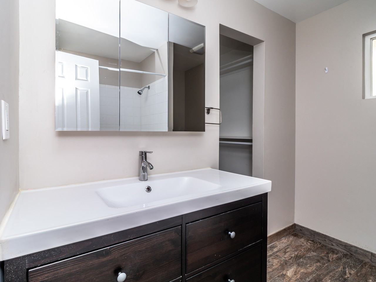 7014 E Holly St - Photo 6 of 16