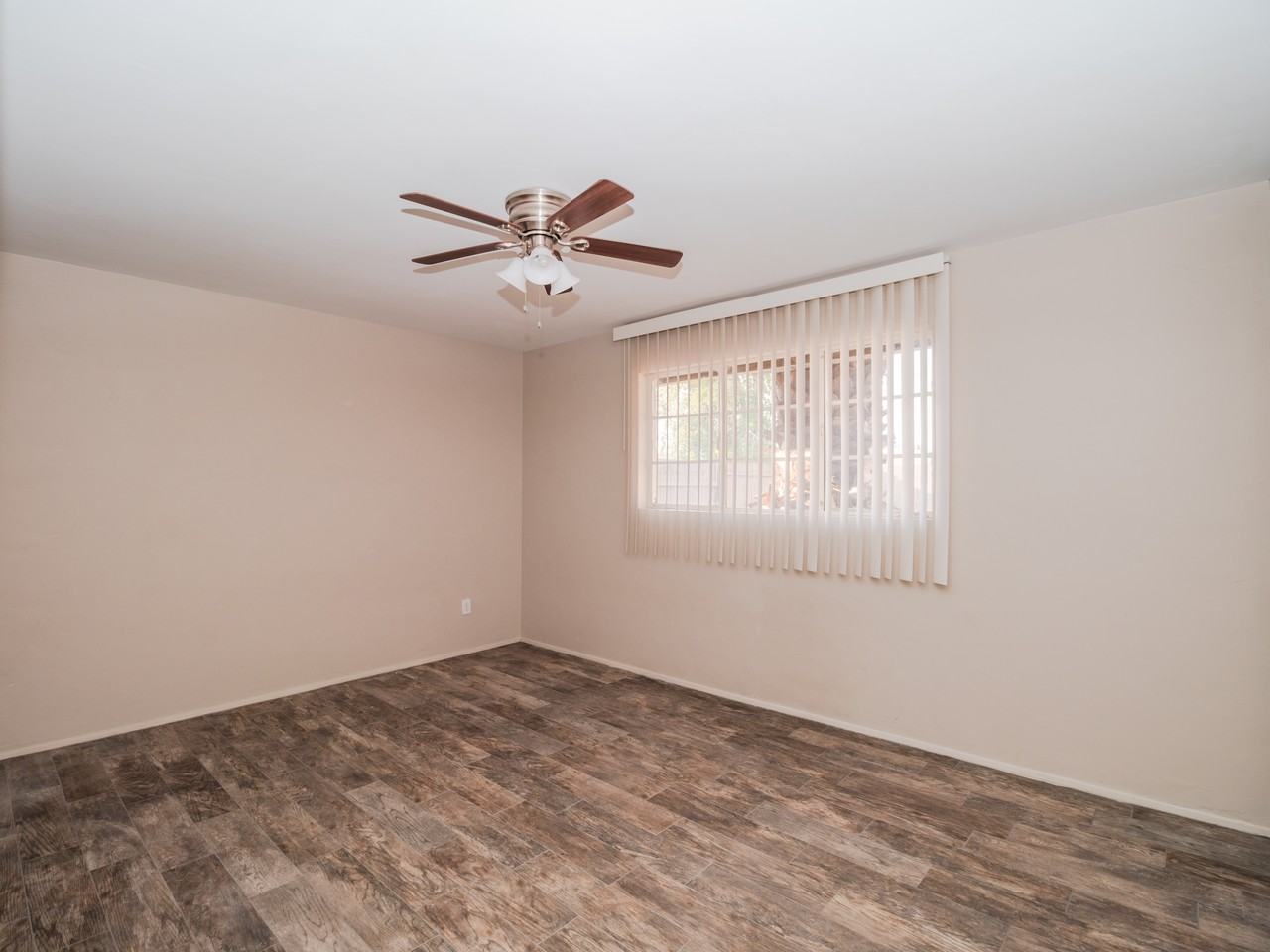 7014 E Holly St - Photo 7 of 16