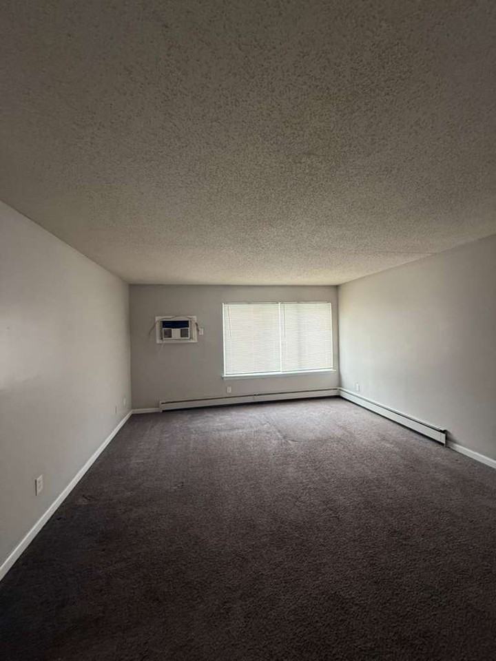 16700 Lahser Rd #8 - Photo 2 of 11