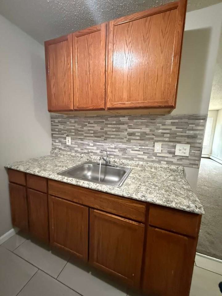 16700 Lahser Rd #8 - Photo 4 of 11