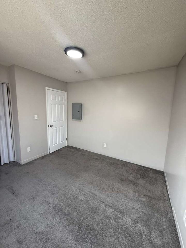 16700 Lahser Rd #8 - Photo 7 of 11