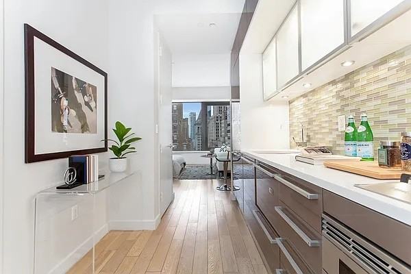 75 Wall St #29I - Photo 3 of 13