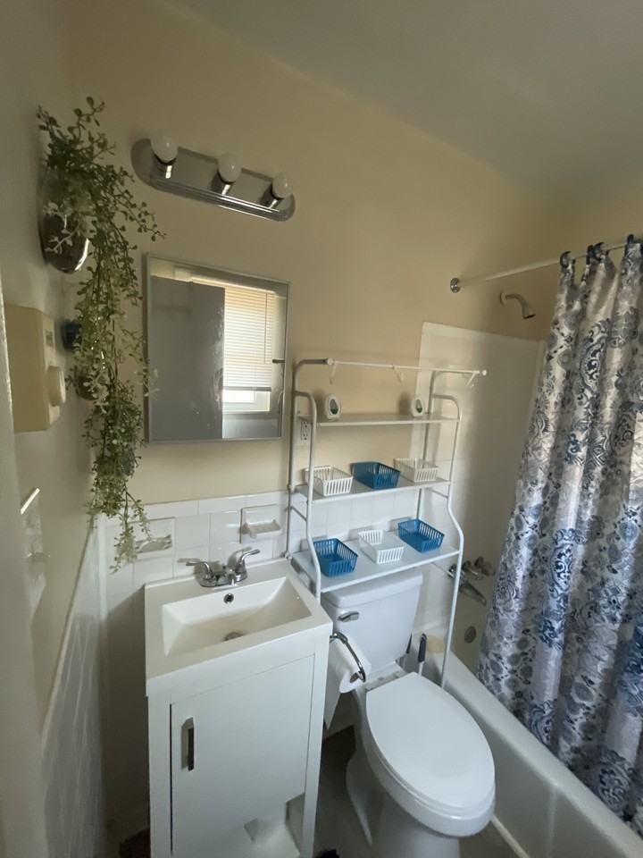 9523 5th Bay St #F - Photo 3 of 9