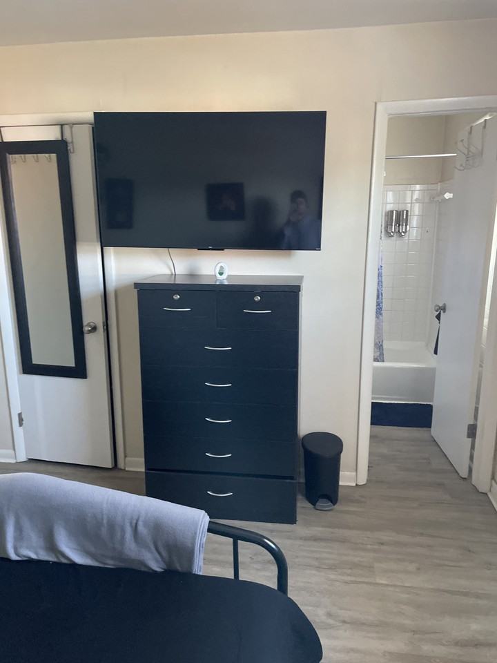 9523 5th Bay St #F - Photo 5 of 9