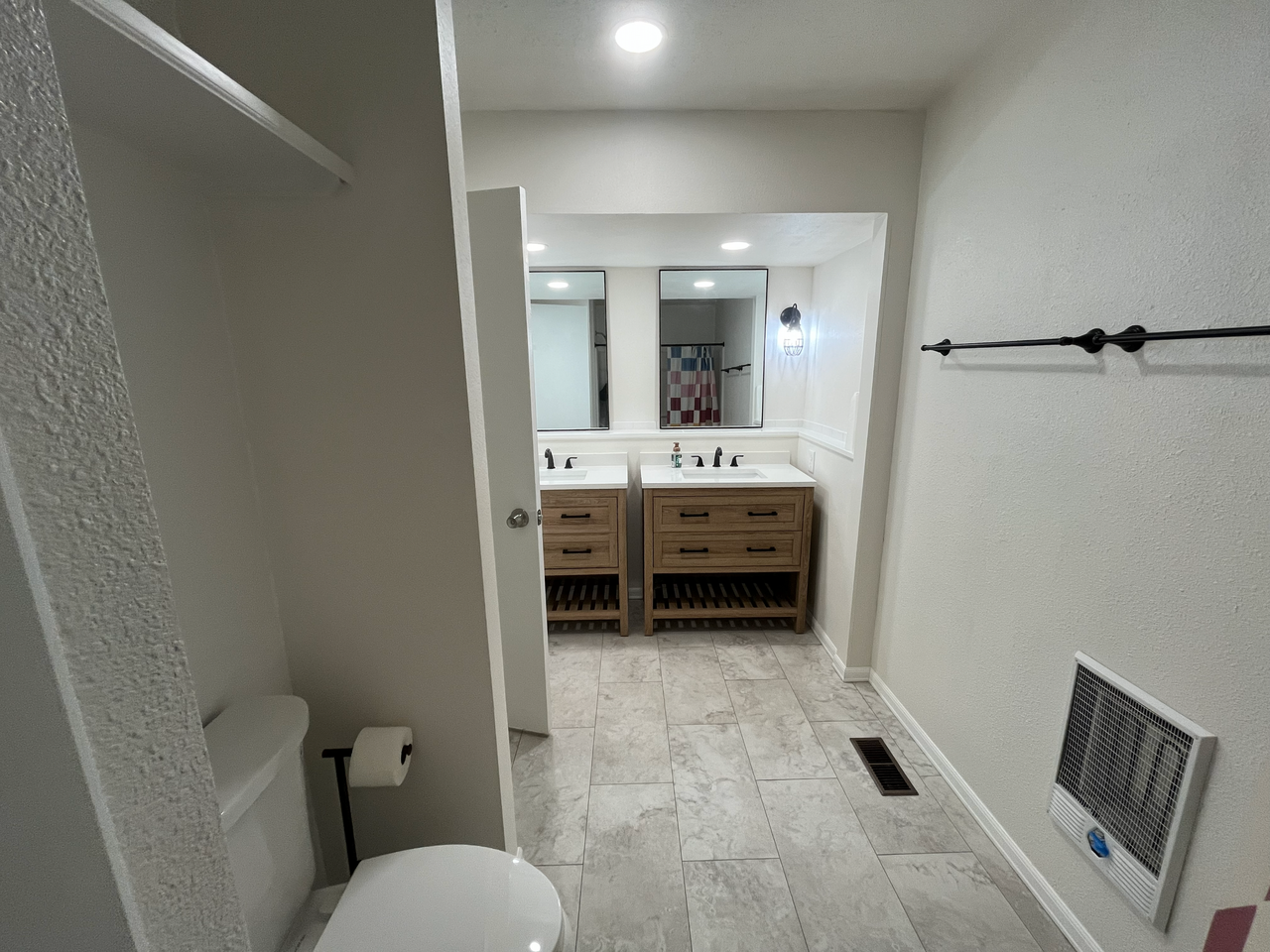 616 S Harrison St #A - Photo 3 of 16