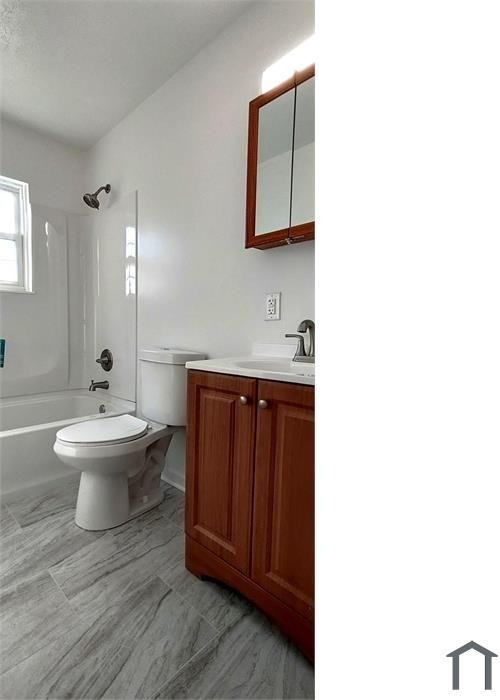 6514 Hackel Dr - Photo 3 of 11